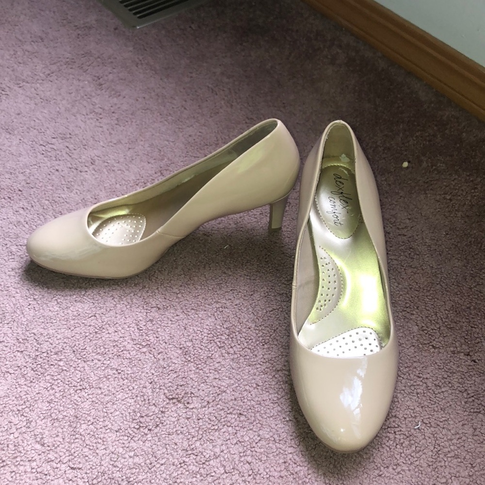 Womens closed toe heels